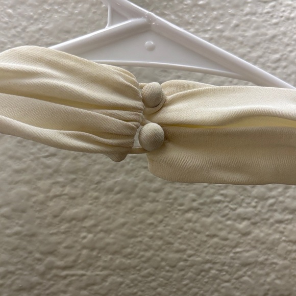 VINTAGE! Elegant Cream Backless Halter pantsuit - Picture 5 of 6